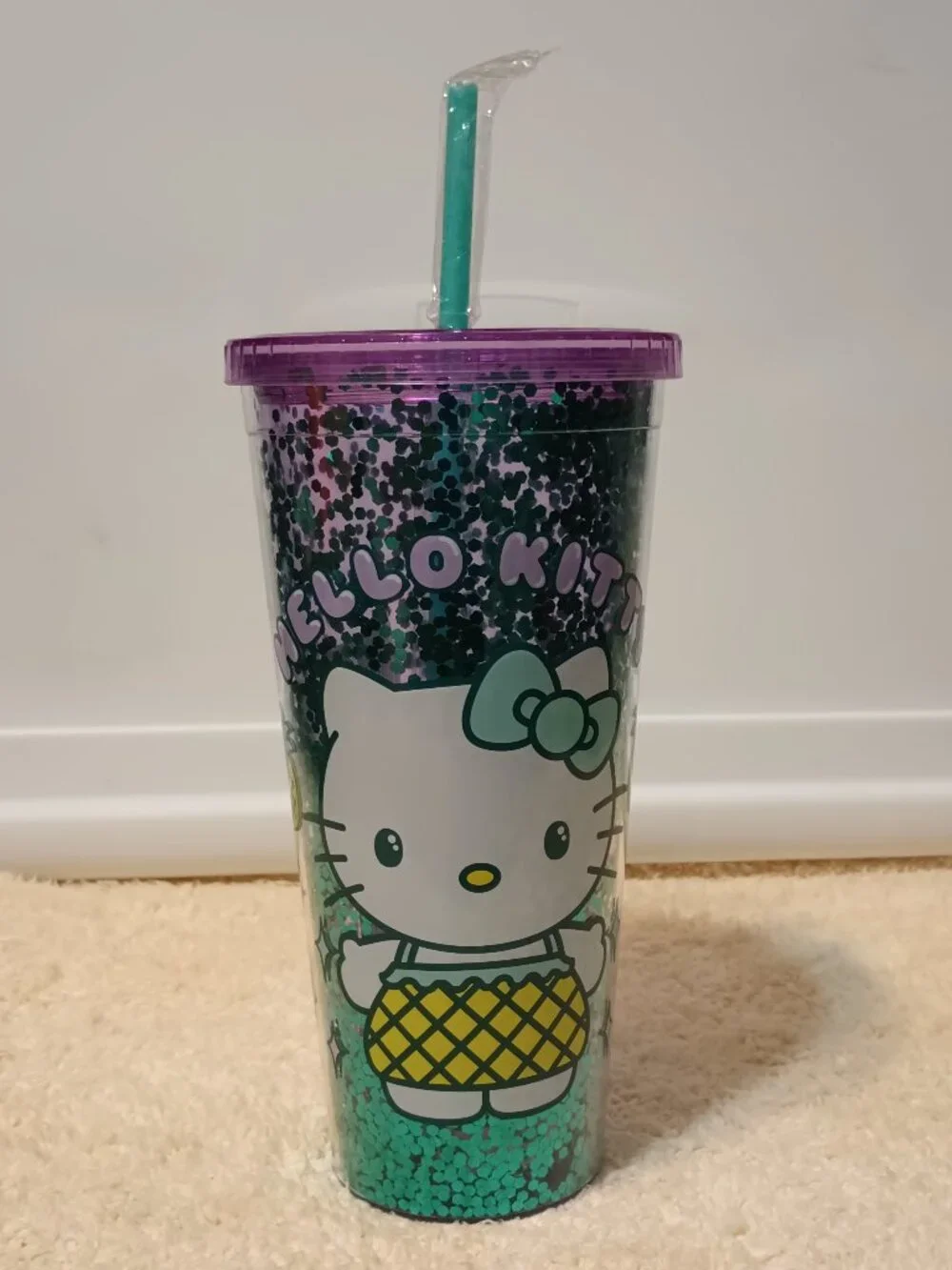 NWT ~ Sanrio Hello Kitty 32 Oz. Confetti Travel Tumbler with Secure Lid & Straw